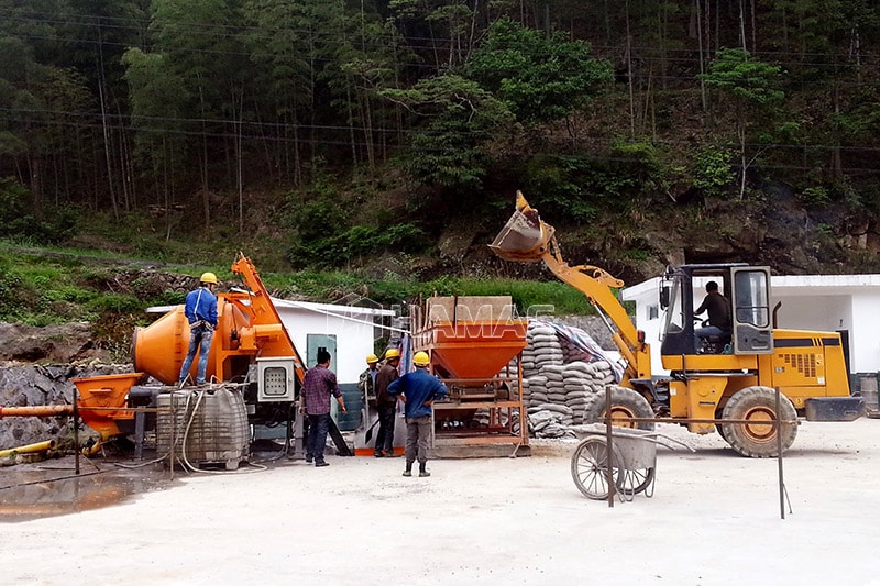 Pompa Mixer Beton DHBT15 Bekerja di Myanmar