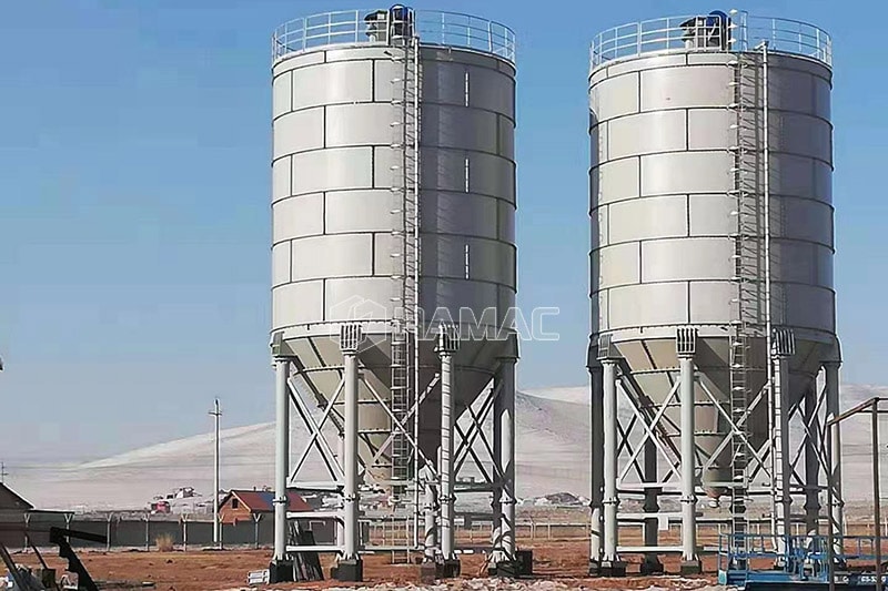 2 unit silo semen berkapasitas 700 ton ini dijual telah terpasang sepenuhnya.