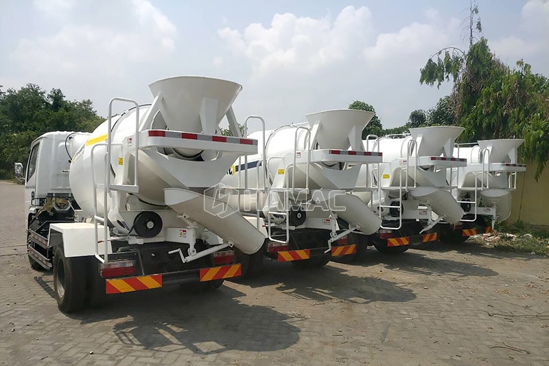 4 unit truk mixer transit 1.5m<sup>3</sup> khusus untuk konstruksi terowongan di Nepal