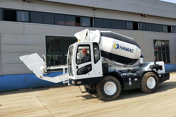 Mixer Beton Self-loading HMC400 di Uganda